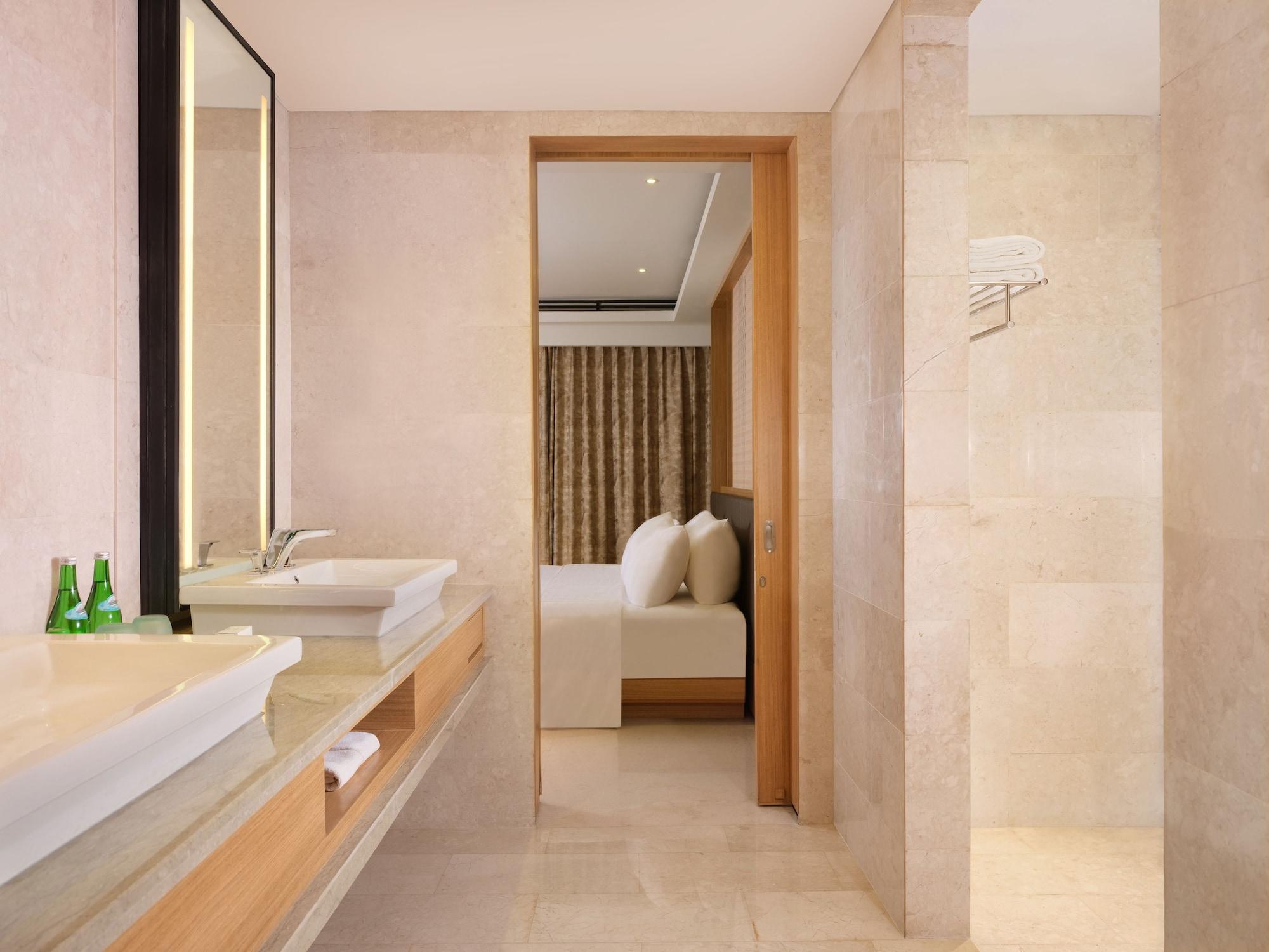 Hotel Santika Premiere Bandara Palembang Eksteriør billede
